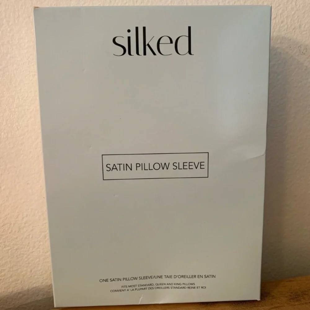 NWT Silked Pillow Case